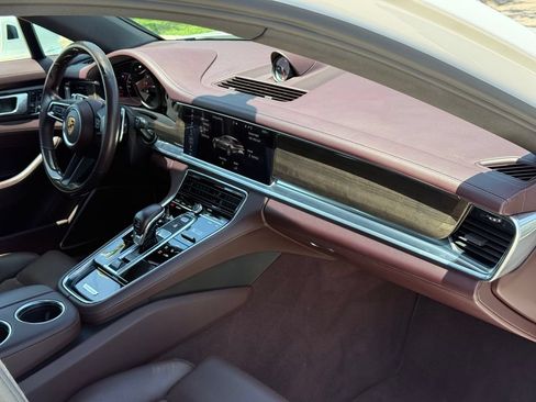 Used 2021 Porsche Panamera RWD image 23