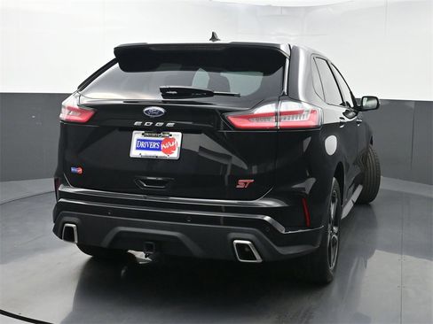 Used 2022 Ford Edge ST image 39