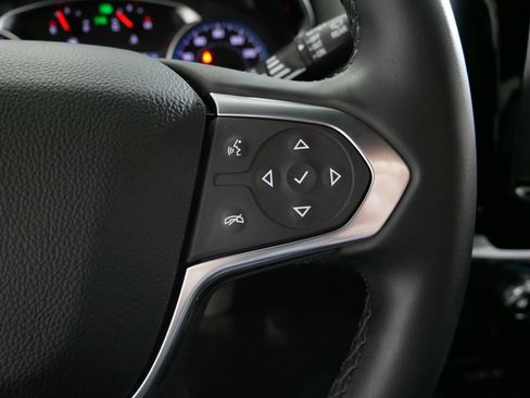 Used 2023 Chevrolet Traverse LT w/ Midnight/Sport Edition image 28