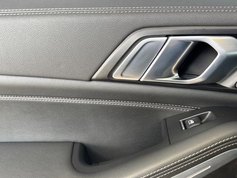 Used 2023 BMW X5 xDrive40i w/ M Sport Package image 6