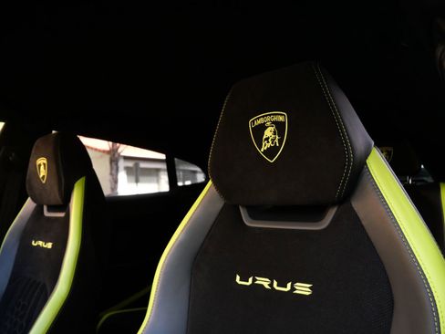 Used 2024 Lamborghini Urus Performante AWD/4WD image 35