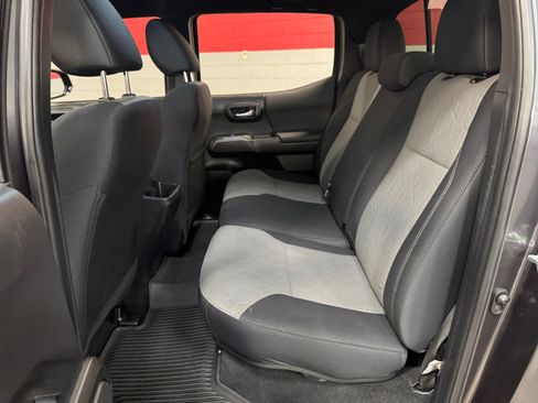 Certified 2023 Toyota Tacoma TRD Off-Road AWD/4WD image 16