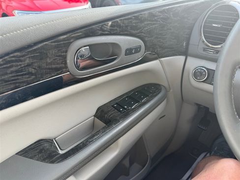 Used 2014 Buick Enclave Leather image 24