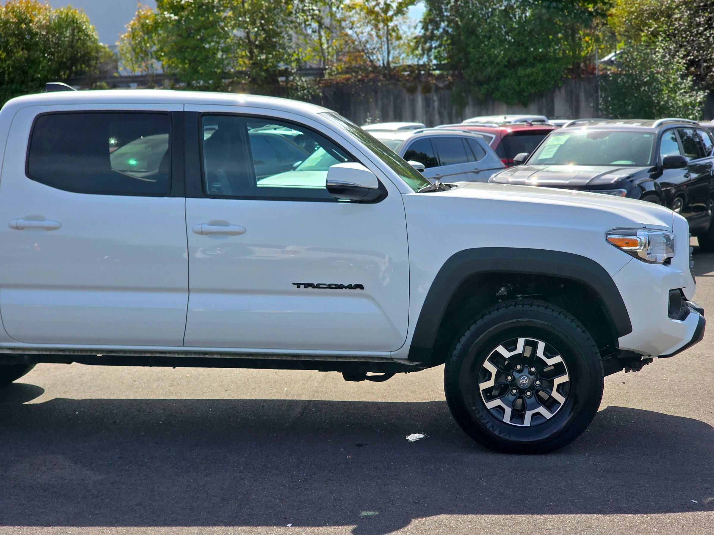 Used 2023 Toyota Tacoma TRD Off-Road AWD/4WD image 17