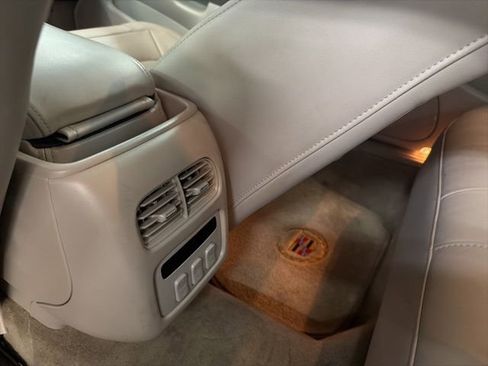 Used 2005 Cadillac De Ville DHS w/ Equipment Group FWD image 16