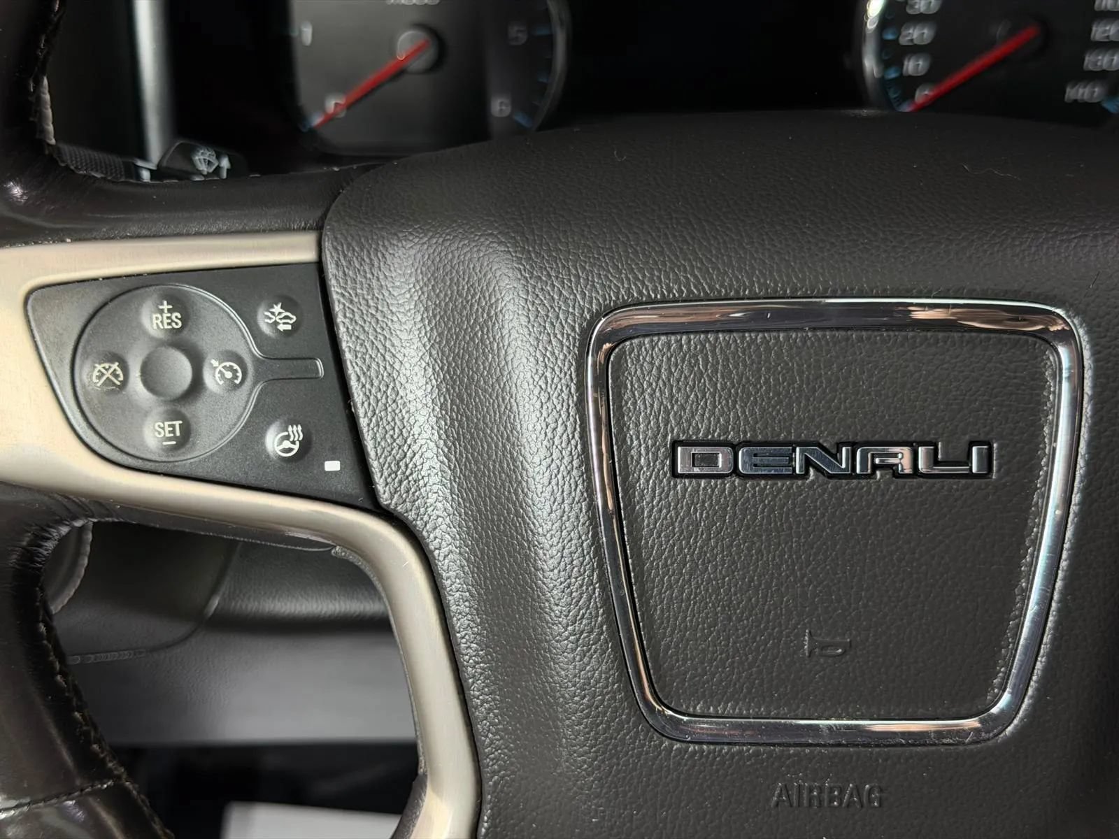 Used 2018 GMC Sierra 1500 Denali AWD/4WD image 30
