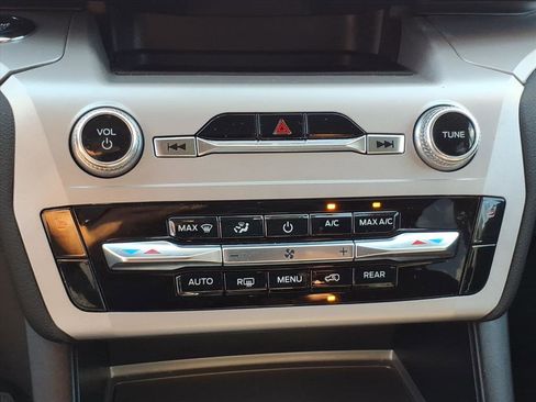 Certified 2023 Ford Explorer XLT image 23