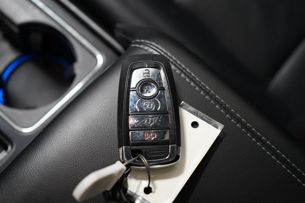 Used 2020 Lincoln Corsair AWD image 24