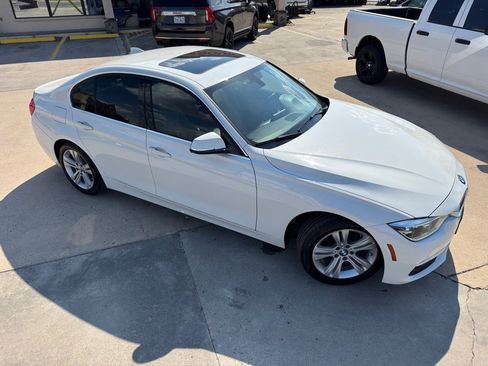 Used 2018 BMW 330i Sedan image 3