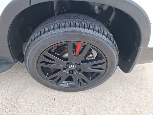 Used 2021 Honda Pilot Black Edition image 11