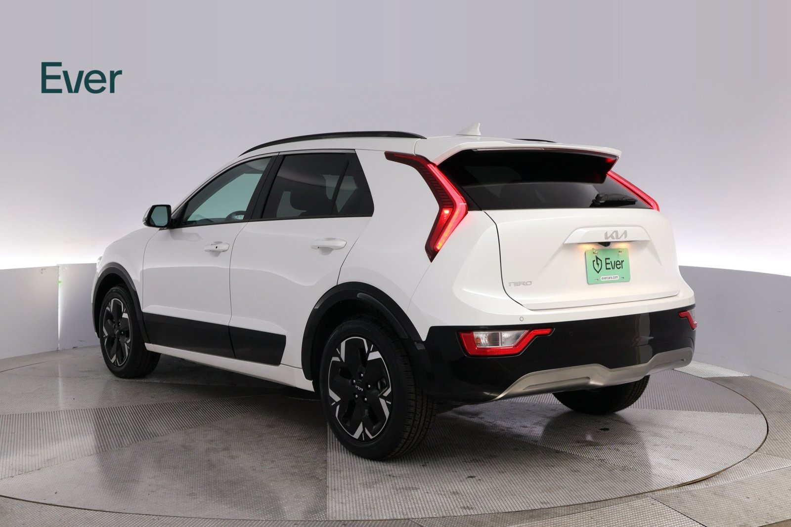 Used 2024 Kia Niro Wind w/ Wind Preserve Package FWD image 17
