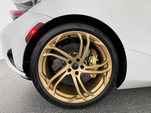 Used 2026 McLaren 750S RWD image 32