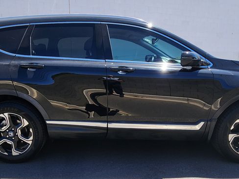 Used 2019 Honda CR-V Touring image 4