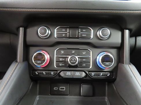 Used 2024 GMC Yukon AT4 image 54