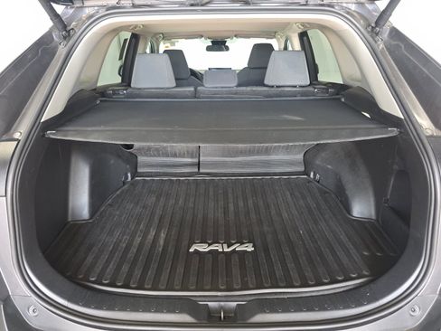 Used 2024 Toyota RAV4 XLE w/ Convenience Package FWD image 17