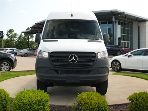 New 2025 Mercedes-Benz Sprinter 2500 image 2