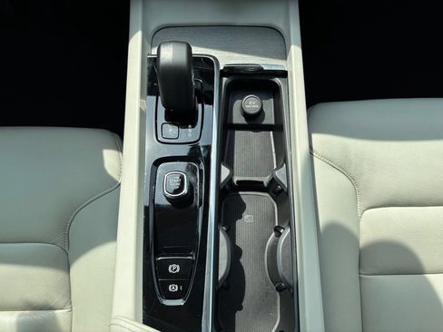Certified 2024 Volvo S60 B5 Plus w/ Climate Package AWD/4WD image 29