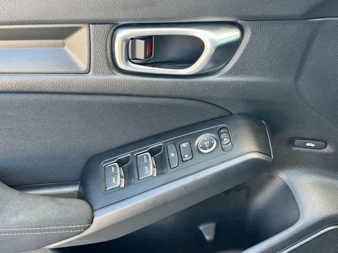 Used 2025 Honda Civic Sport image 13