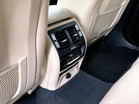 Used 2019 BMW X3 xDrive30i w/ Driving Assistance Package image 10