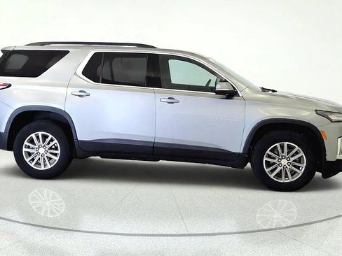 Used 2023 Chevrolet Traverse LT FWD image 10