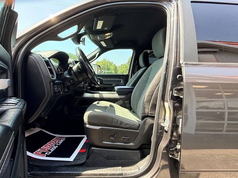 Used 2021 RAM 2500 Big Horn w/ Night Edition AWD/4WD image 18