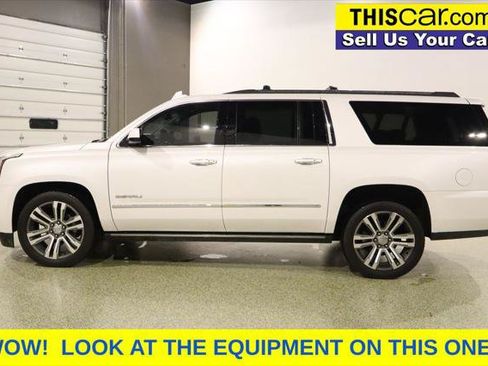 Used 2023 GMC Yukon Denali Ultimate AWD/4WD image 5