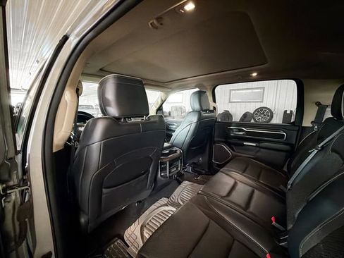 Used 2019 RAM 1500 Laramie AWD/4WD image 9