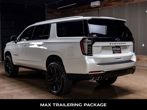 Used 2025 Chevrolet Suburban High Country w/ Sun And Tow Package AWD/4WD image 7
