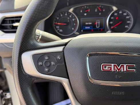 Used 2023 GMC Acadia SLE FWD image 19