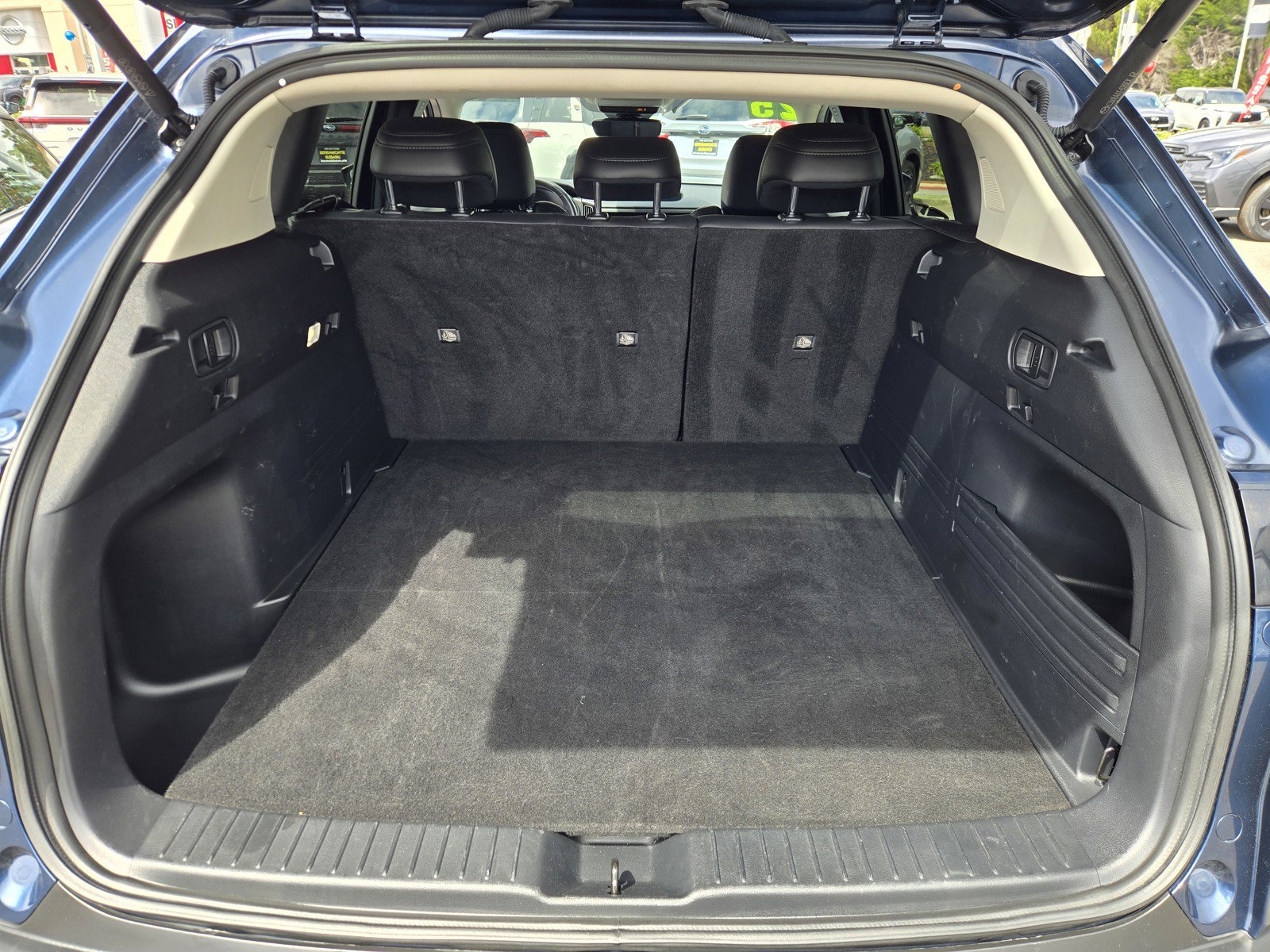 Used 2025 MAZDA CX-50 AWD 2.5 Hybrid w/ Premium Pkg image 27