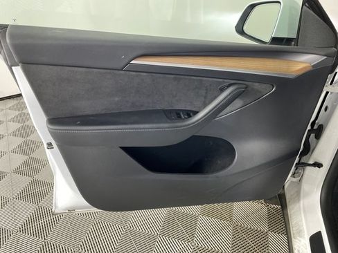 Used 2023 Tesla Model Y Long Range AWD/4WD image 11