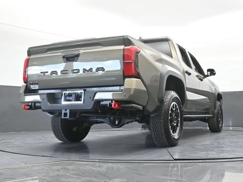 Used 2025 Toyota Tacoma TRD Off-Road w/ TRD Off Road Premium Package AWD/4WD image 72