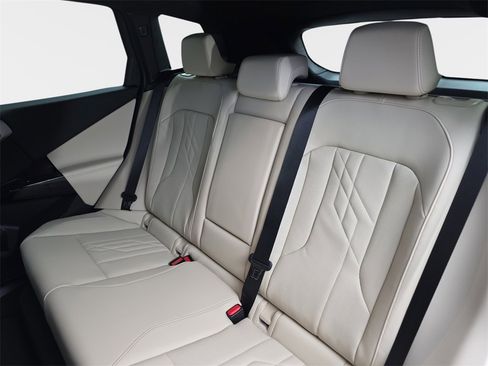 New 2026 BMW X3 xDrive30 w/ Premium Package image 14