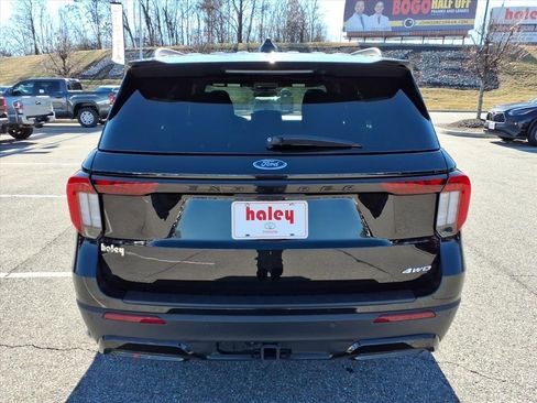Used 2025 Ford Explorer ST-Line w/ ST-Line Street Pack image 6