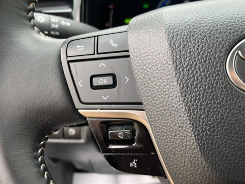 Used 2025 Toyota Camry XSE image 13