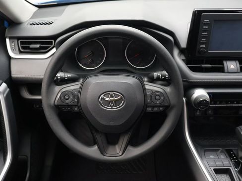 Used 2019 Toyota RAV4 XLE w/ Convenience Package FWD image 23