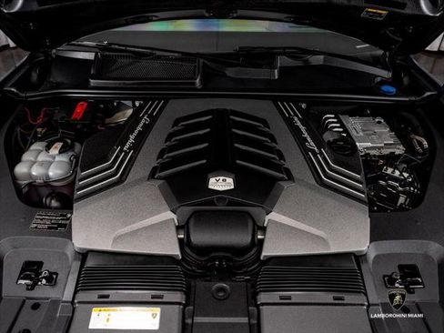 Used 2024 Lamborghini Urus S AWD/4WD image 4