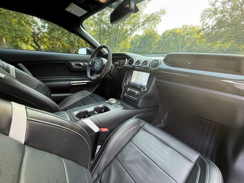 Used 2020 Ford Mustang Shelby GT500 w/ Technology Package RWD image 16
