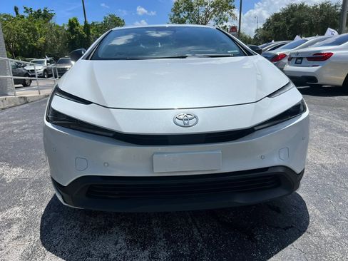 Used 2024 Toyota Prius LE FWD image 4