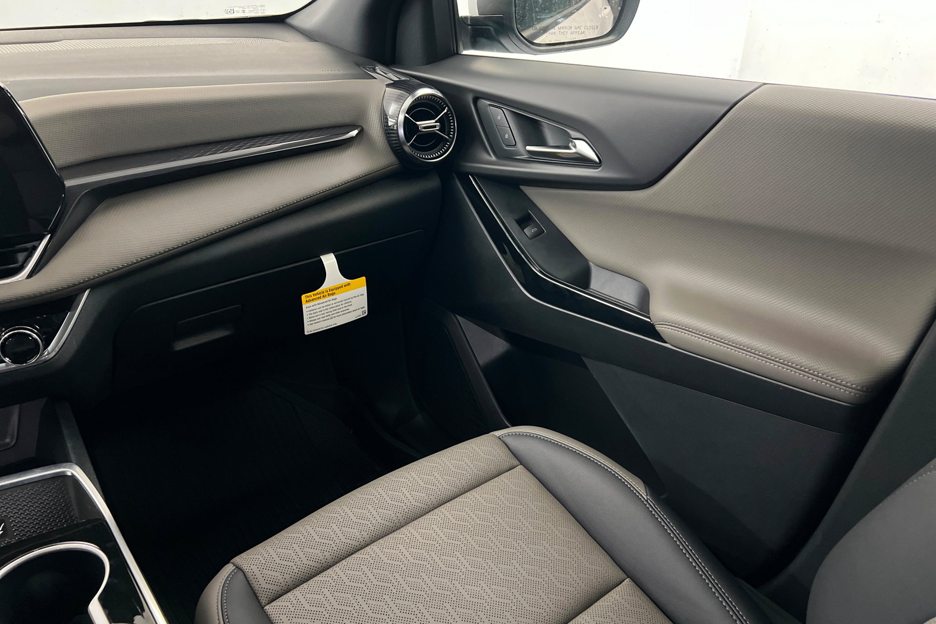 New 2027 Chevrolet Equinox LT w/ Convenience Package II AWD/4WD image 11