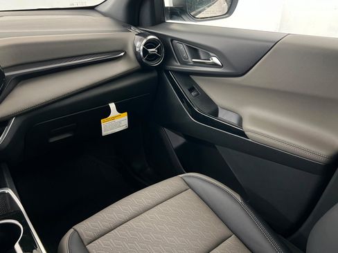 New 2027 Chevrolet Equinox LT w/ Convenience Package II AWD/4WD image 11