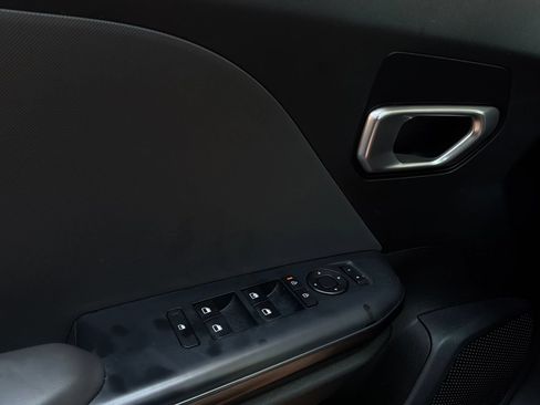 Used 2025 Kia K4 FWD image 19