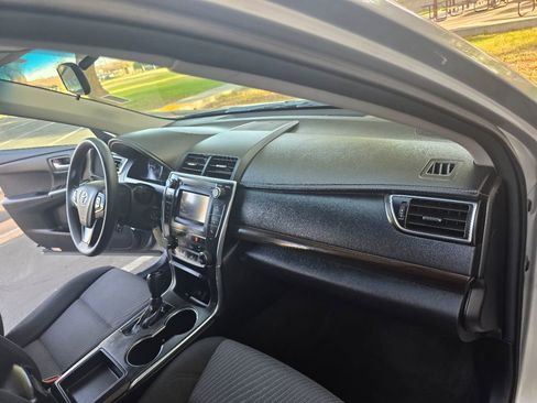 Used 2016 Toyota Camry LE image 21