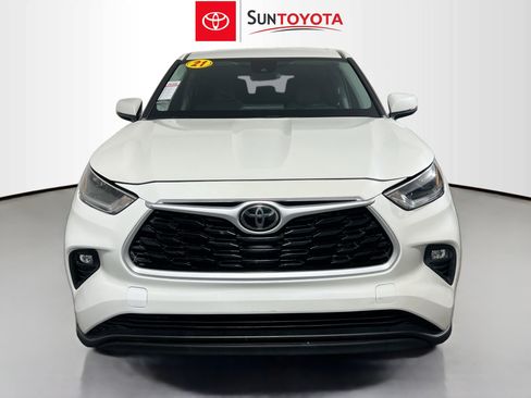 Used 2021 Toyota Highlander LE image 10