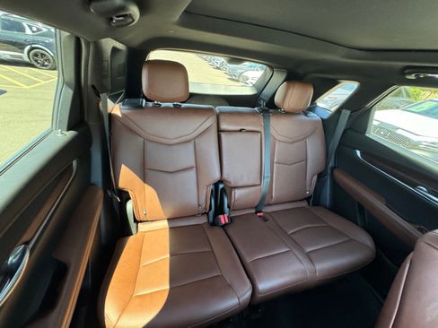 Used 2022 Cadillac XT5 Premium Luxury w/ Technology Package FWD image 18
