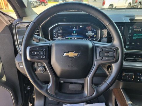 Used 2023 Chevrolet Silverado 1500 High Country w/ Technology Package AWD/4WD image 17