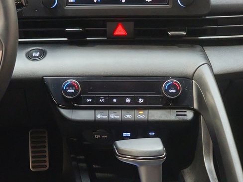 Used 2025 Hyundai Elantra Sport image 21