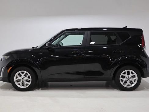 Used 2025 Kia Soul LX w/ LX Technology Package FWD image 4