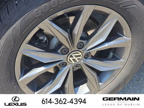 Used 2023 Volkswagen Tiguan SE w/ Panoramic Sunroof Package AWD/4WD image 14