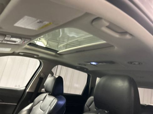 Used 2025 Kia Telluride S FWD image 18